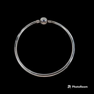 Pandora moments 9 inch bangle